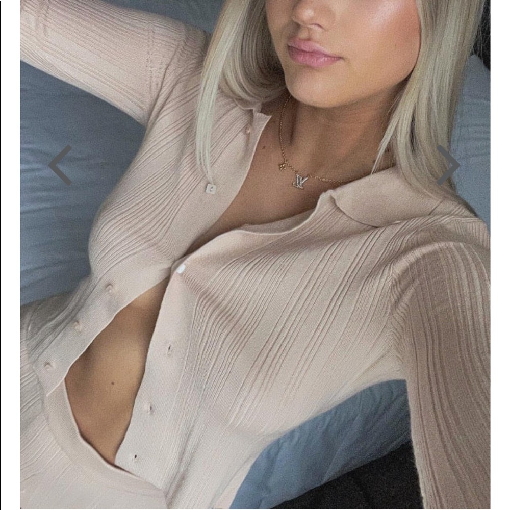 VRG GRL French feeling ribbed knit button front top
